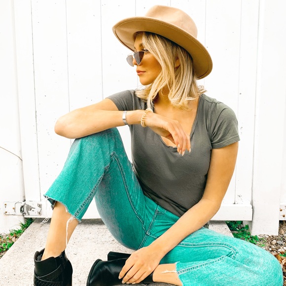 Meet your Posher, Stephanie - Picture 8 of 8